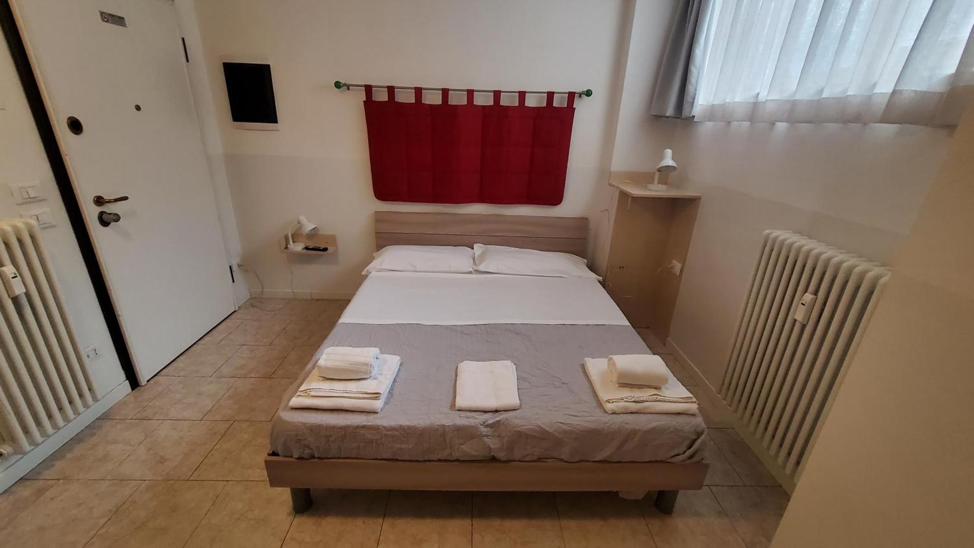 Hb Bonomelli 15 Hotell Bergamo Eksteriør bilde